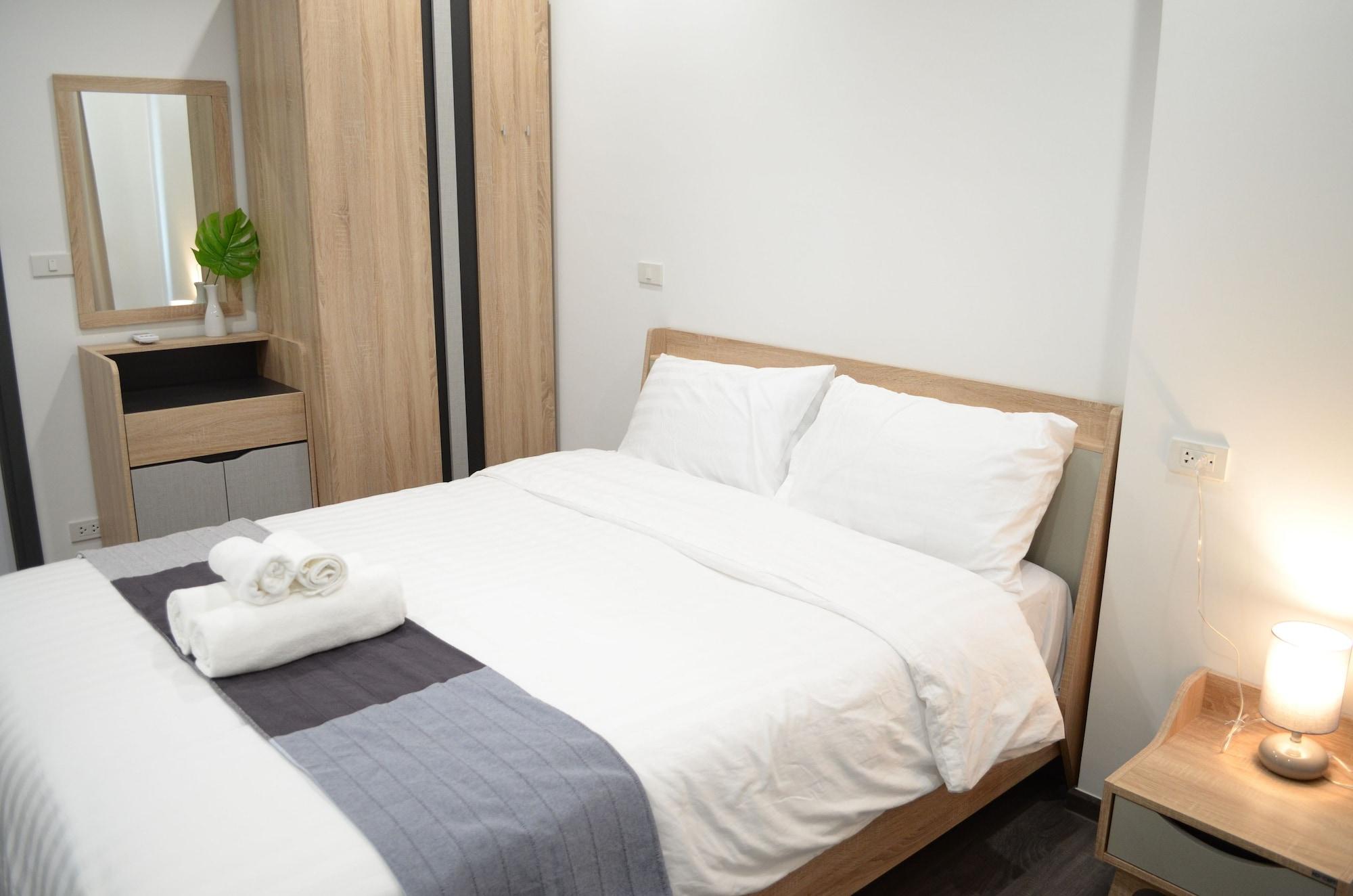 Wooden Suites Бангкок Екстер'єр фото