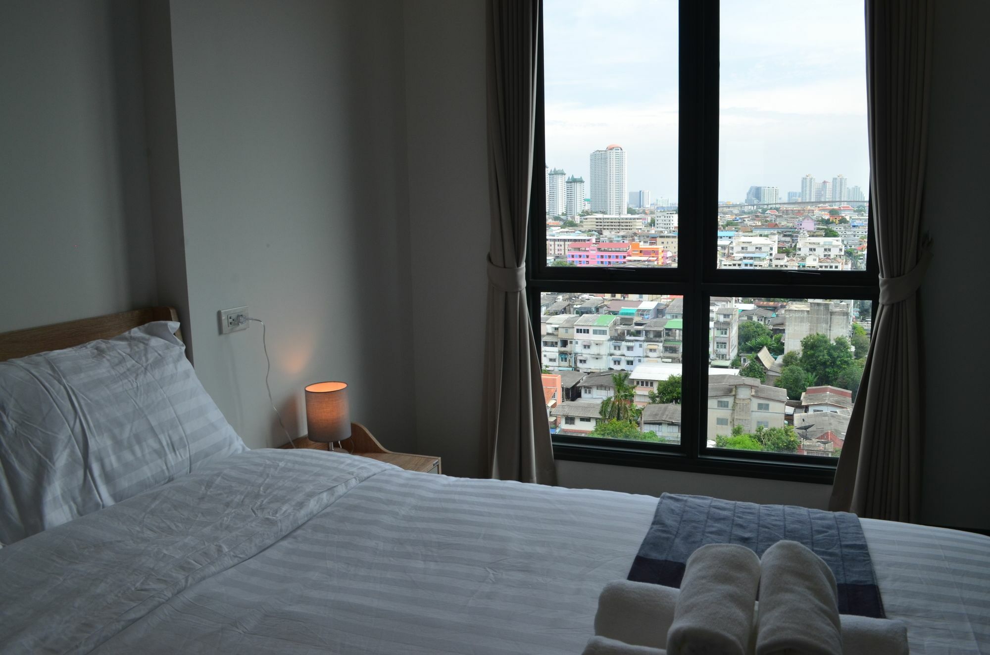 Wooden Suites Бангкок Екстер'єр фото